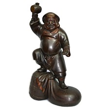 бронзовая японская статуэтка одного из Семи Богов Счастья ДАЙКОКУ с молотом удачи в руке
