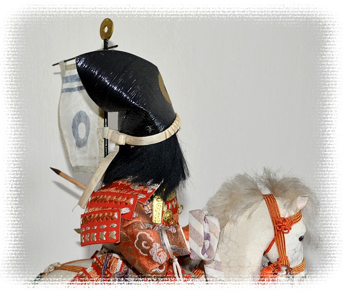  Самурай всадник с копьем и флагом, японская антикварная кукла
