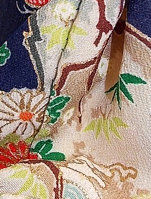 деталь росписи на шелковом кимоно