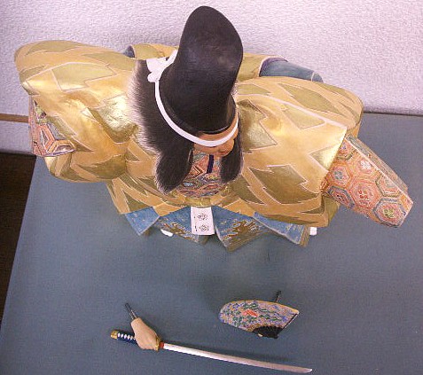 японская статуэтка Хаката Актер театра Но с мечом и веером - съёмные части.
