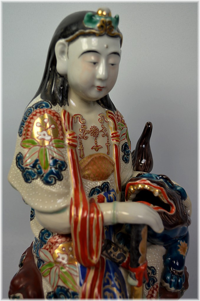 Бодхисатва Манджу, японская антикварная фарфоровая статуэтка