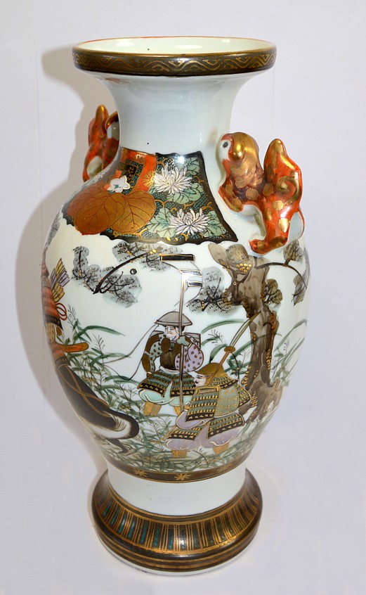Японская фарфоровая ваза с росписью на самурайскую тему