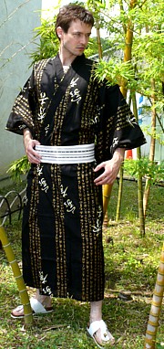 японская традиционная юката - халат из хлопка