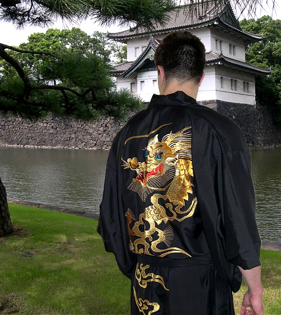 Микадо, шелковое мужское кимоно с вышивкой