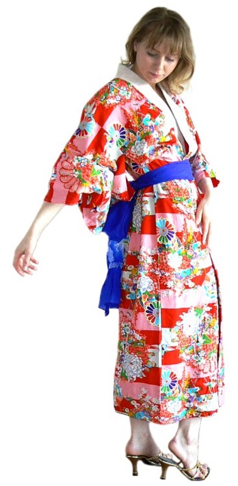японское кимоно и пояс оби из шелка