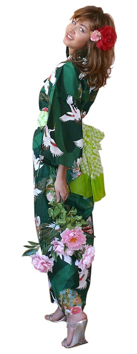 японское женское кимоно и пояс оби
