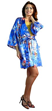 женский халатик-кимоно мини с рисунком в виде роскошных японских цветов