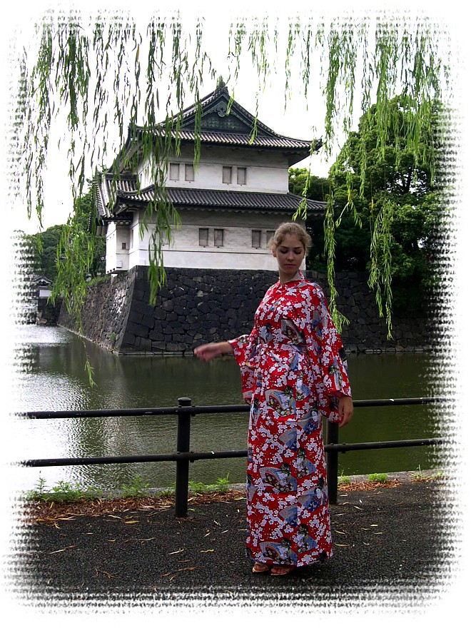 японское кимоно Красавицы Эдо, иск. шелк. Сделано в Японии