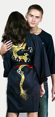 жемский халатик-кимоно с вышивкой, сделано в Японии