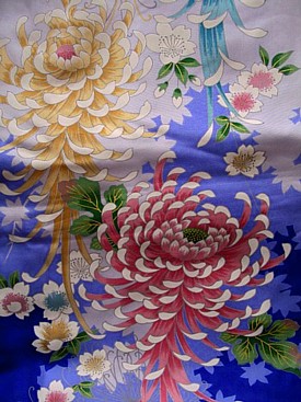 деталь дизайна ткани японского шелкового кимоно НАОМИ