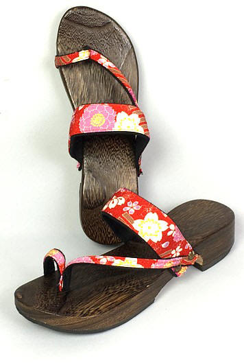 японская обувь из дерева - ГЭТА