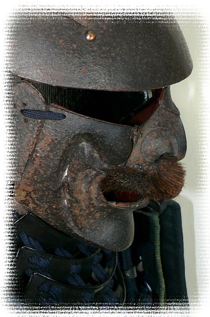 защитная маска японского воина, 17 в.