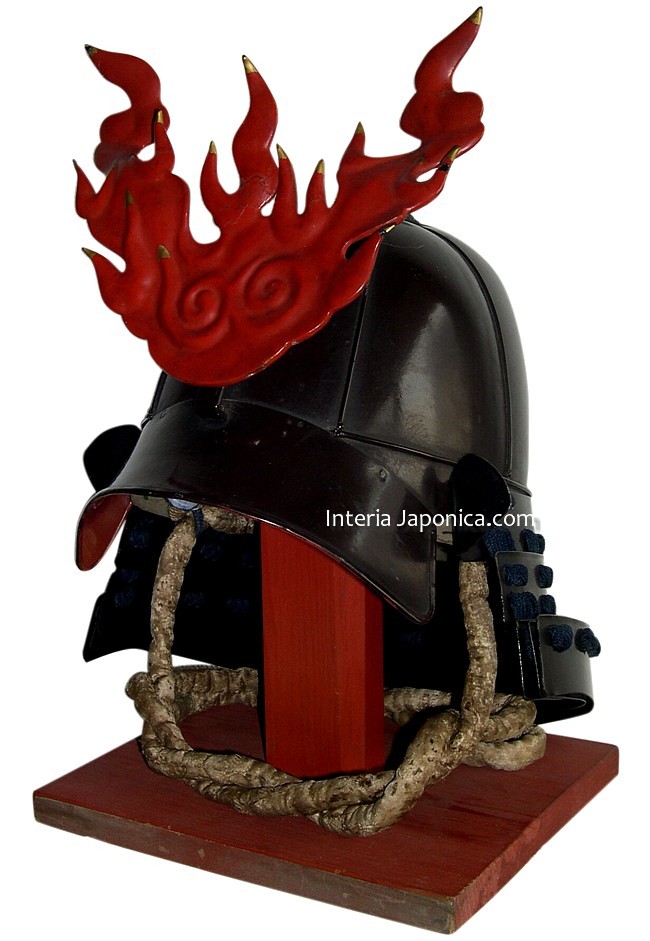 самурайский шлем кабуто с маэтатэ в виде пламени 1560-е гг.