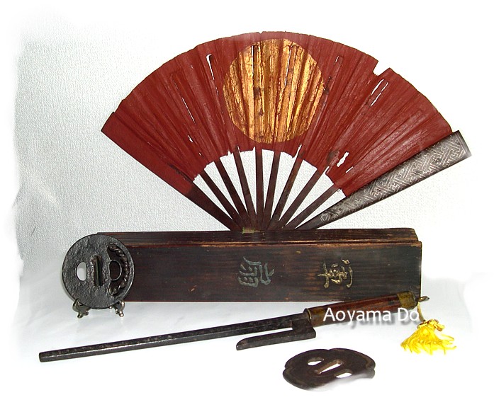 самурайский боевой веер ТЭССЭН, дзюттэ и цуба японского меча