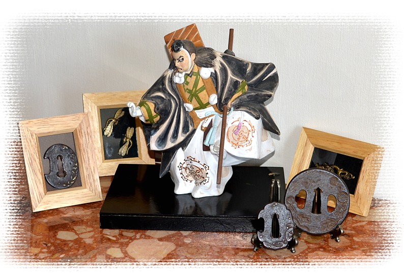 коллекция антикварных японких цуб и менуки для самурайских мечей