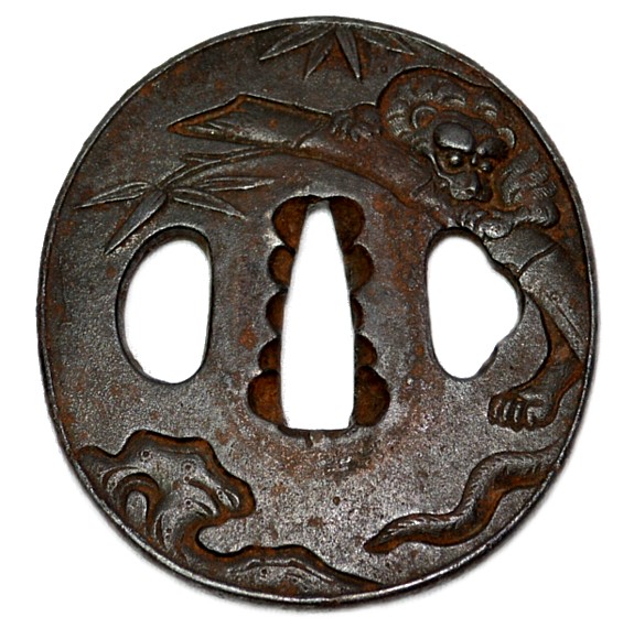 цуба (гарда меча) эпохи Эдо, в стиле камакура-бори, железо, ковка, резьба