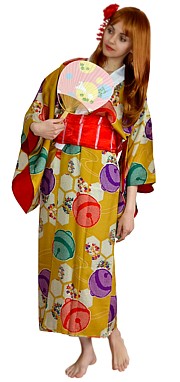  японское антикварное  шелковое  кимоно молодой девушки