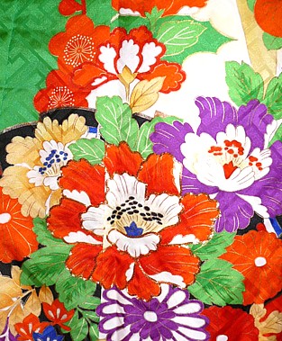 рисунок на шелковом японском кимоно