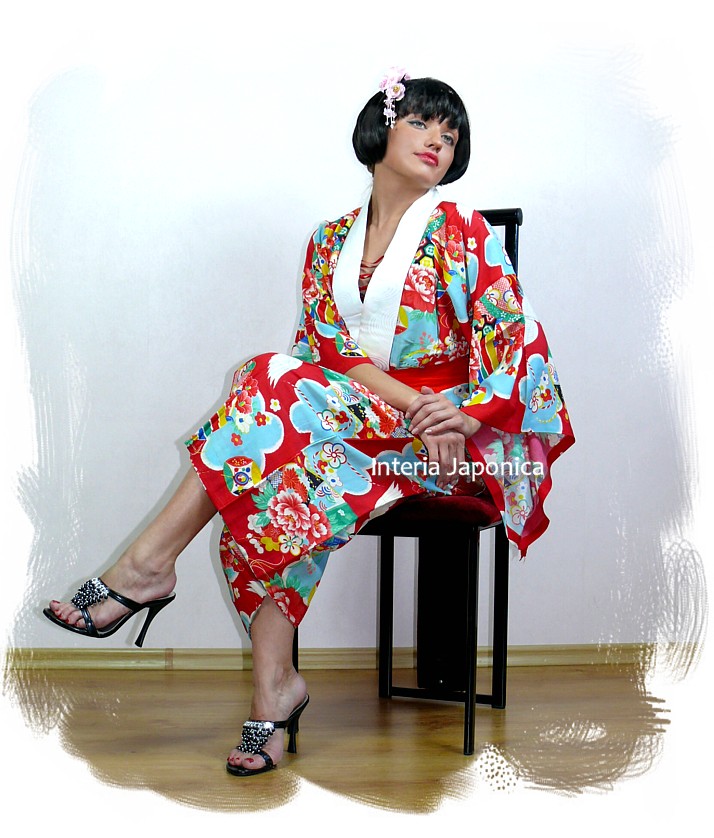 традиционное японское шелковое кимоно - стильная одежда для дома