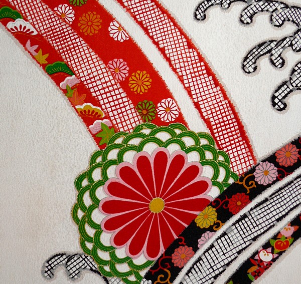 роспись на японском шелковом женском кимоно: деталь