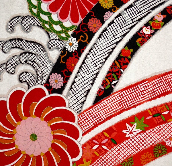 роспись на японском шелковом женском кимоно: деталь