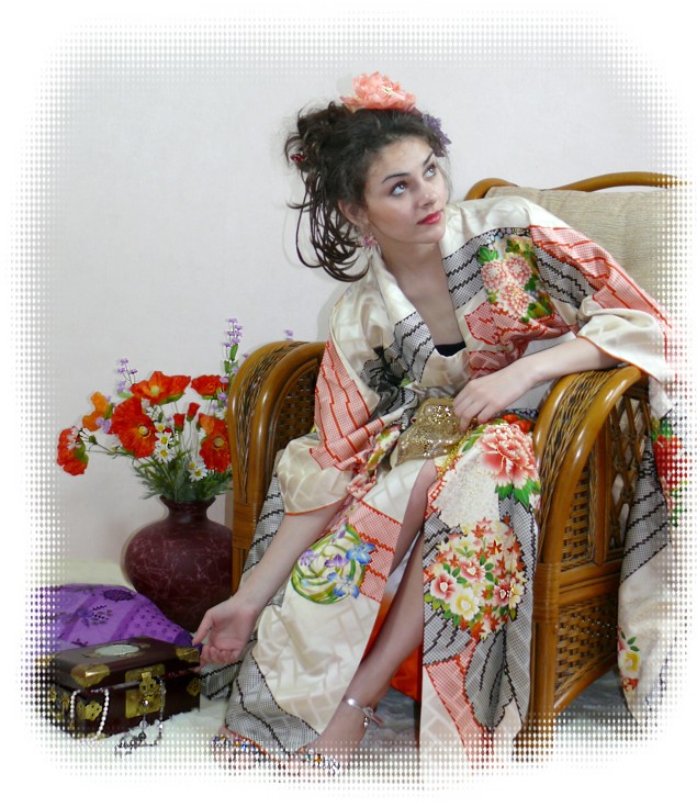 японская одежда: японское женское праздничное кимоно фурисодэ