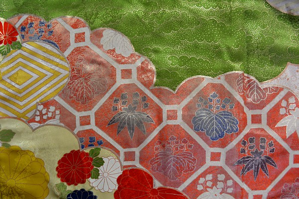 деталь рисунка ткани винтажного японского кимоно