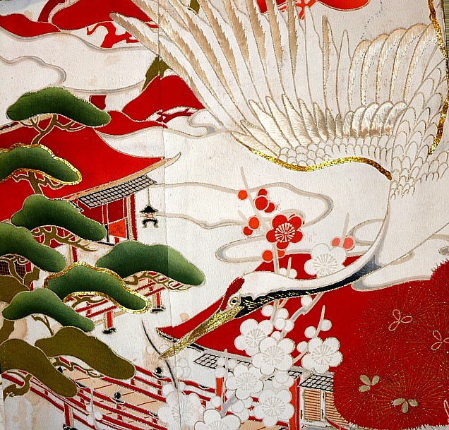 деталь рисунка и вышивки на японском антикварном кимоно