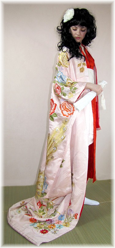 японское шелковое кимоно с вышивкой, 1950-е гг.