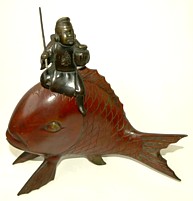 бронзовая статуэтка Эбису верхом на рыбе, Япония, 1890е гг.