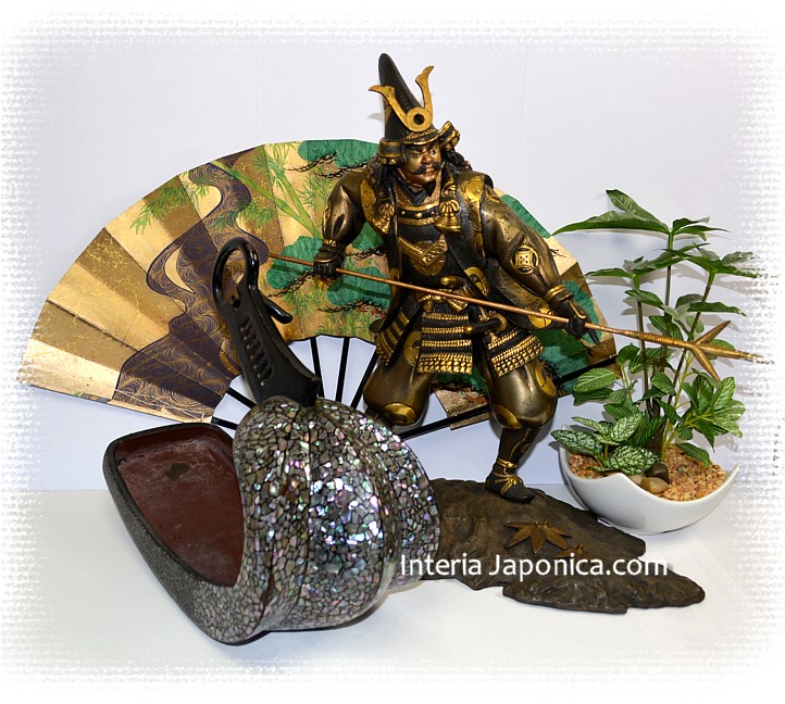 антикварная бронзовая фигура Самурай с копьем,  1800-е гг.
