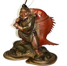Эбису, один из Семи Богов Счасть1, с рыбой японская бронзовая фигура, 1900-е гг. 