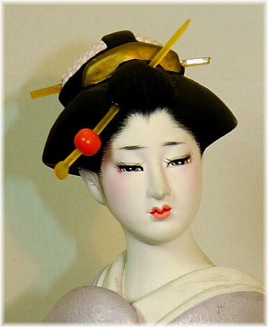 японская статуэтка из керамики Девушка с веером