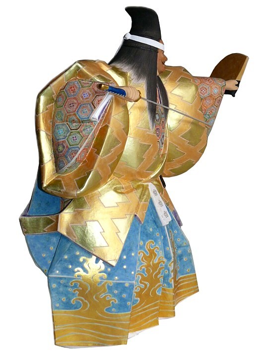 японская статуэтка из керамики Актер театра Но в сценическом костюме, маске с мечом и веером 