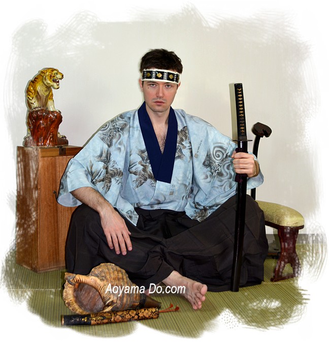 японские меч: катана, кинжал танто и сигнальный самурайский горн. Интериа Японика онлайн магазин 
