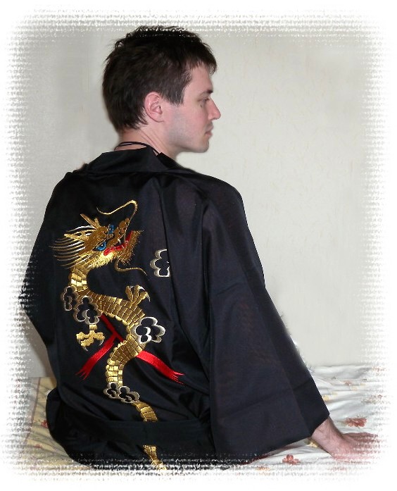 японское мужское кимоно с вышивкой в интернет-мачазине Interia Japonica