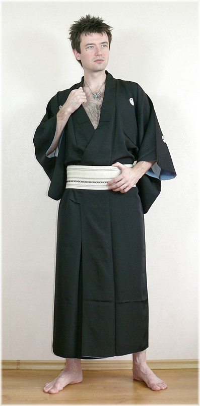 японская традиционная одежда: кимоно и пояс оби