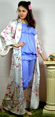 женские халаты-кимоно из шелка, сделано в Японии
