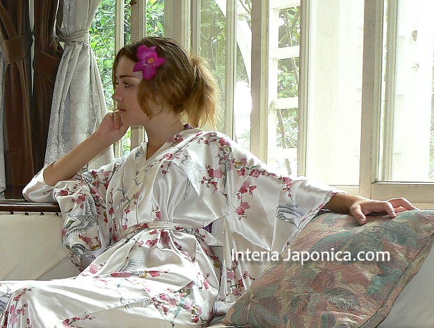 японское шелковое кимоно в интернет-магазине ИНТЕРИА ЯПОНИКА