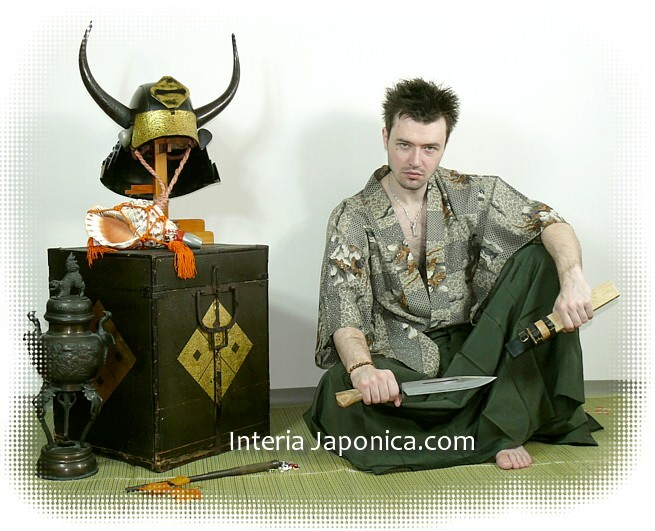 японский антиквариат: самурайский шлем КАБУТО и сигнальный горн ХОРАГАЙ