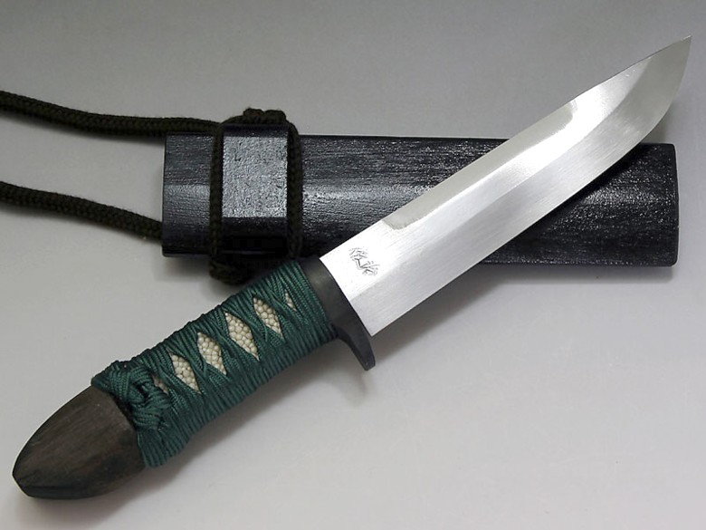 японский нож в стиле самурайского танто