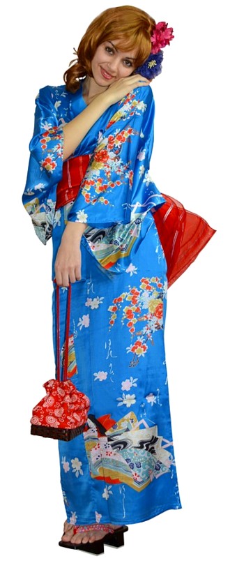 японское кимоно и традиционная сумочка кинчаку