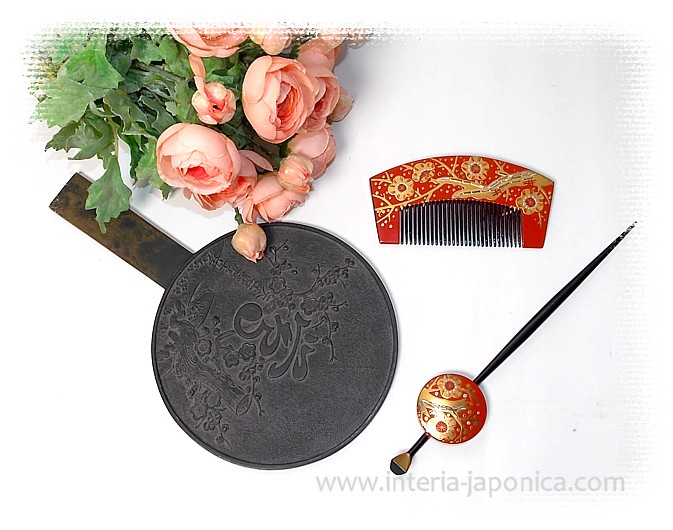 японское антикварное бронзовое зеркало, и набор для украшения прически