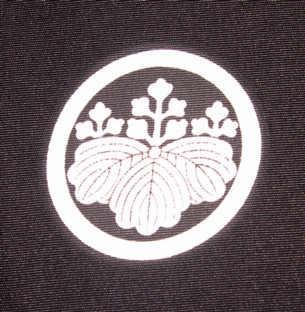 самурайский герб - мон на кимоно