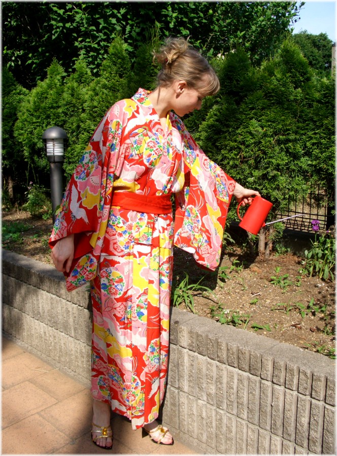 японское традиционное кимоно - стильная одежда для дома