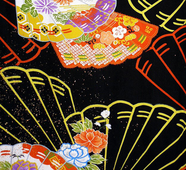 деталь дизайна ткани японского шелкового женского кимоно