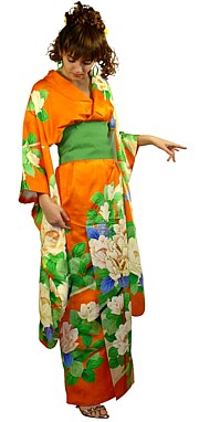 японское шелковое  кимоно с авторской росписью и вышивкой, винтаж