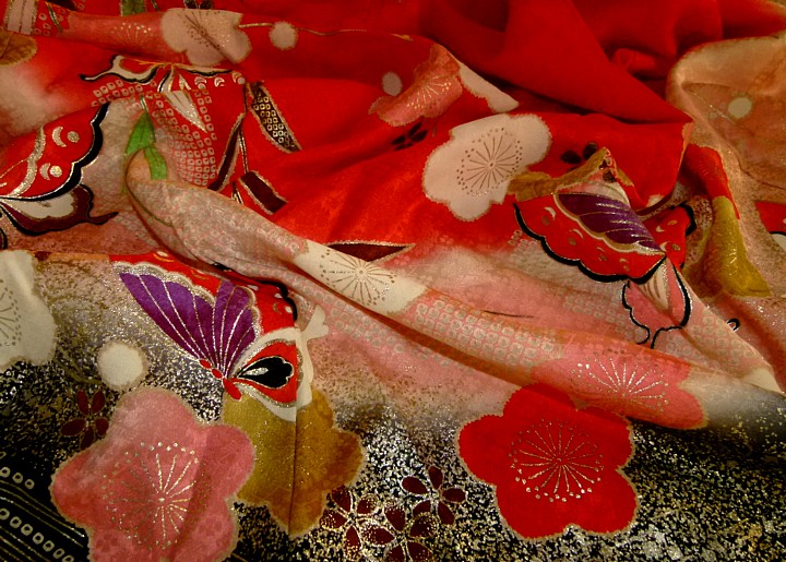 деталь росписи на японском винтажном кимоно