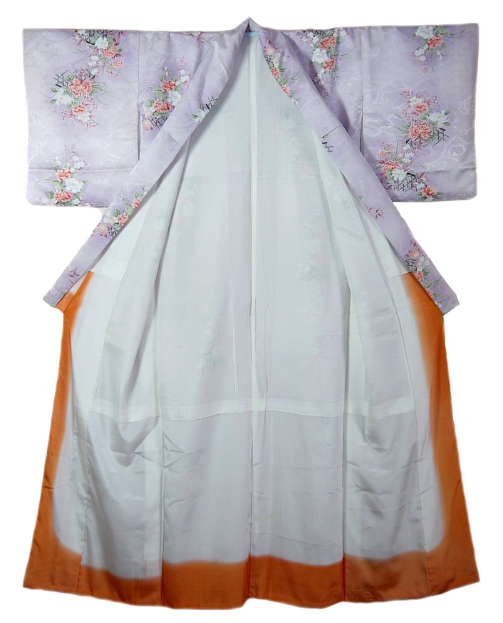 японское традиционное женское кимоно