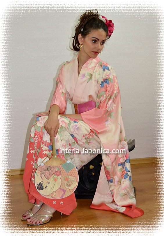 японское старинное шелковое праздничное кимоно
